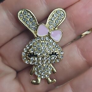 Fashion bunny brooch